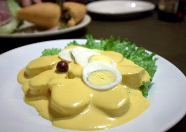 Simple Way to Make Quick Peruvian potatoes with spicy cream sauce