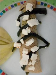Una foto de Crepas de pechuga de pollo al cilantro