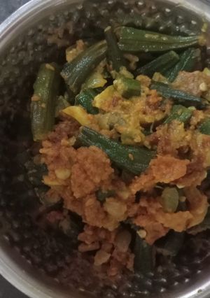 भिंडी की सब्जी(bhindi ki sabzi recipe in hindi) रेसिपी मुख्य फोटो