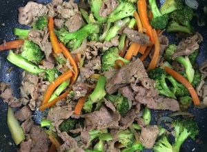 Hình của món Thịt Bò Xào Súp Lơ.