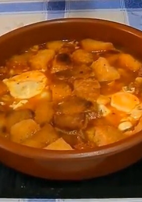 Una foto de Sopa de ajo con huevo