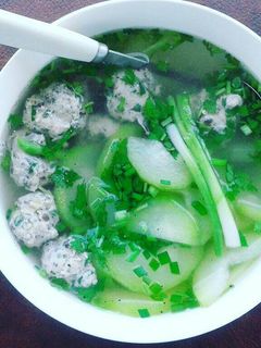 Hình của món Canh bí đao nấu mọc.