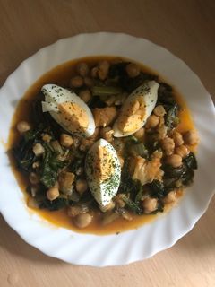 Una foto de 154. Potaje de bacalao y garbanzos con acelgas (principal legumbres)