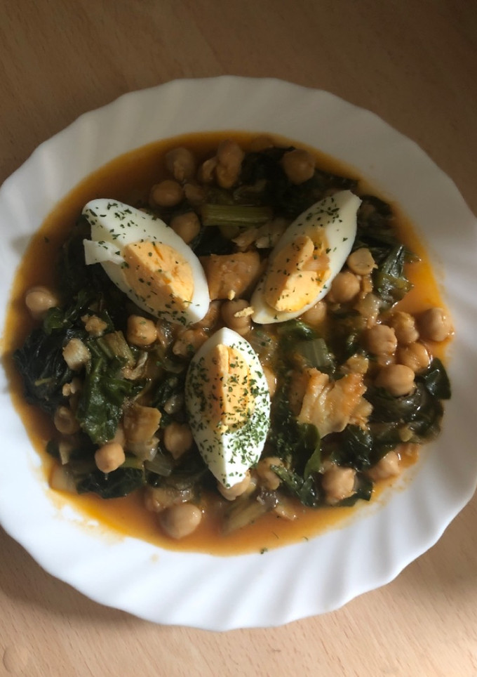 Una foto de 154. Potaje de bacalao y garbanzos con acelgas (principal legumbres)