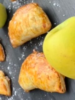 Une photo de Chaussons aux pommes