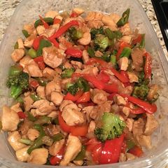 A picture of Honey Soy Chicken w/ veggies.