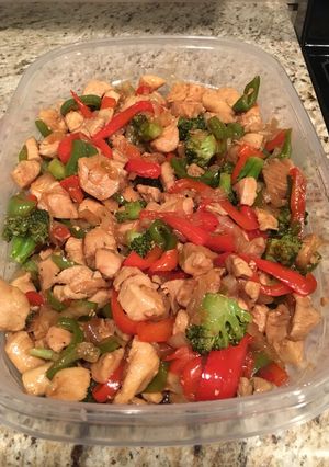 A picture of Honey Soy Chicken w/ veggies.