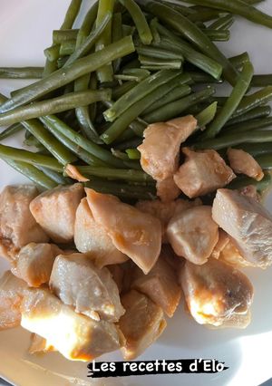Une photo de Poulet au miel et haricots verts