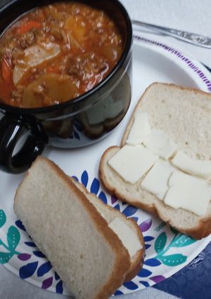 A picture of Hamburger Stew with Bread and Butter Foldovers.
