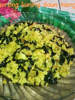 Foto resep *nasi goreng kuning daun mengkudu*