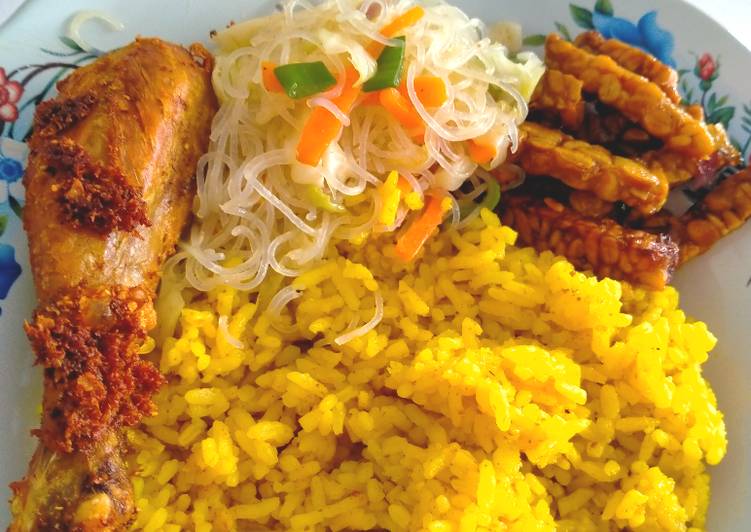 Nasi Kuning Rice Cooker