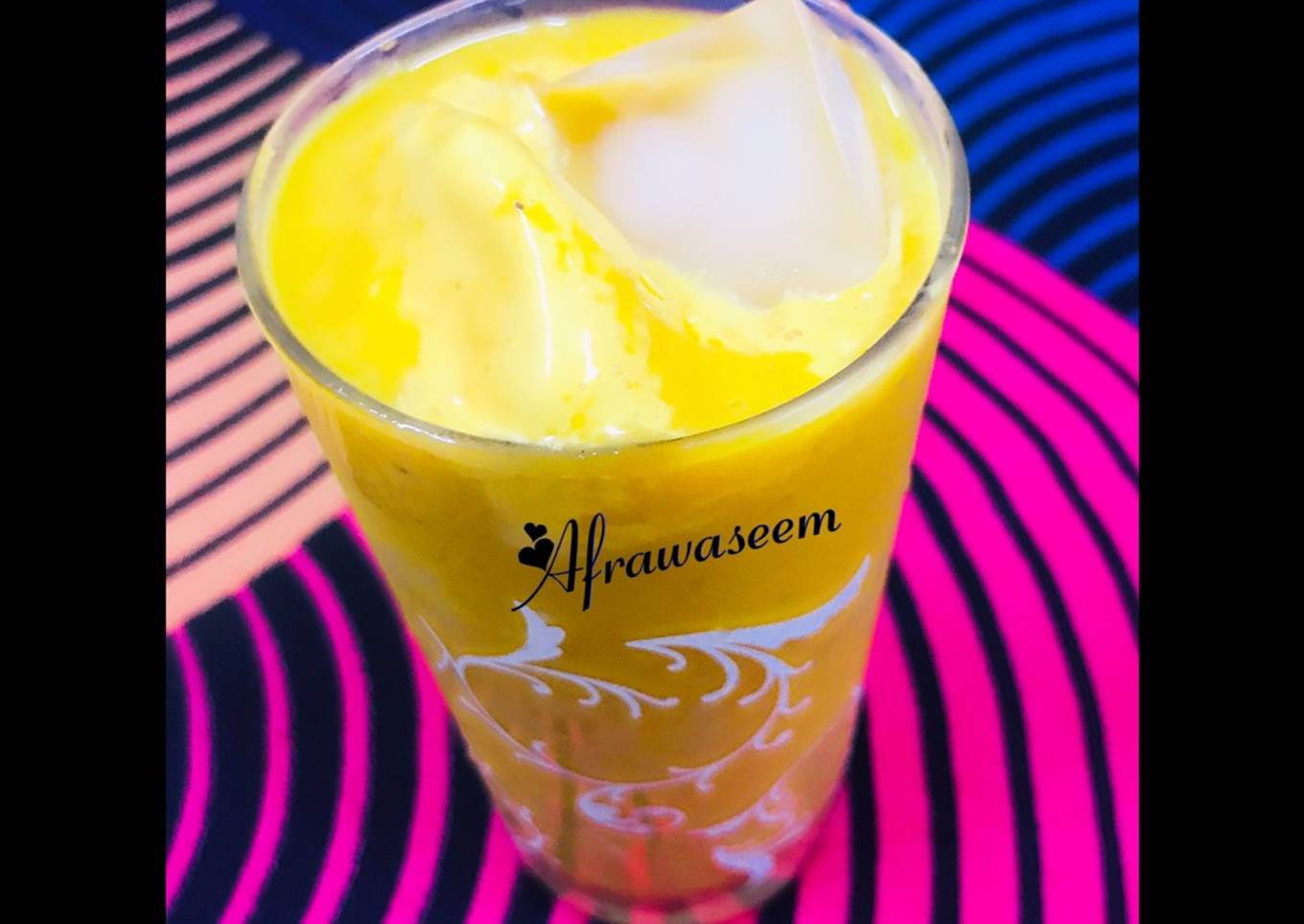 Mango shake with ice cream
