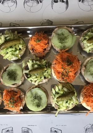 Une photo de Champignons farcis surprise aux carottes courgettes concombre et fromage