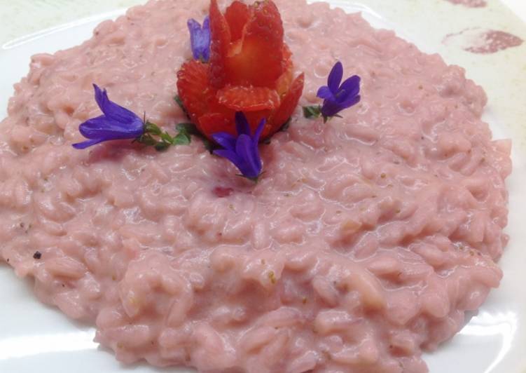Risotto con fragole e prosecco