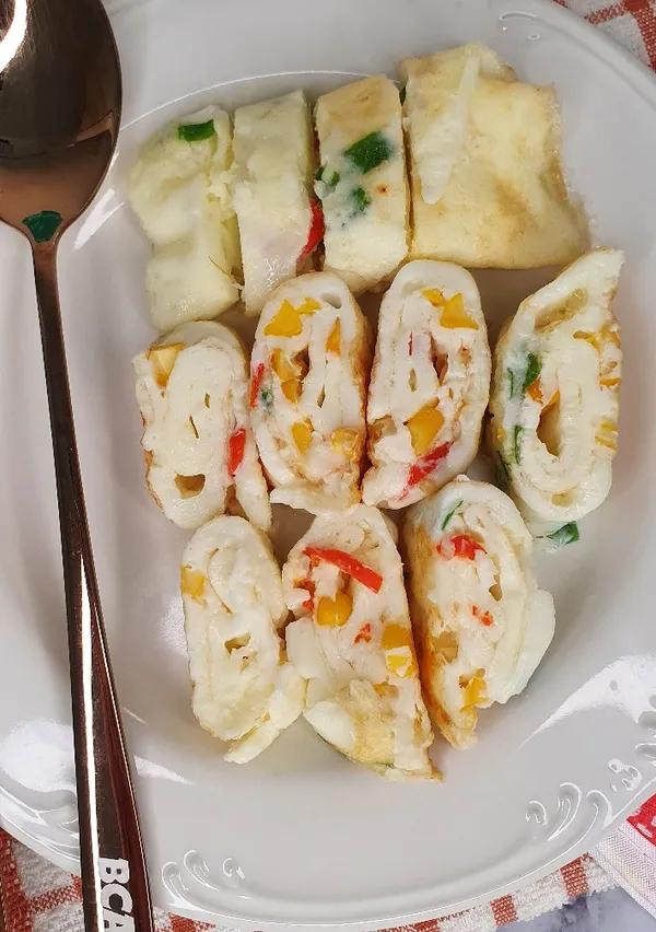Putih Telur Gulung Isi Jagung dan Daun Bawang Putih Telur Gulung Isi Jagung dan Daun Bawang