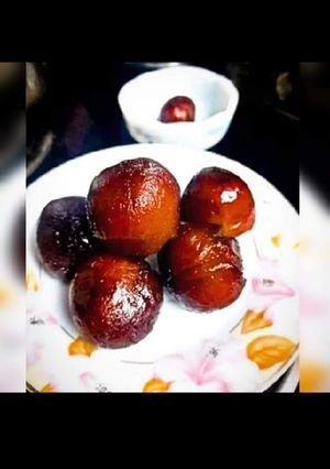 गुलाब जामुन (Gulab jamun recipe in Hindi) रेसिपी मुख्य फोटो