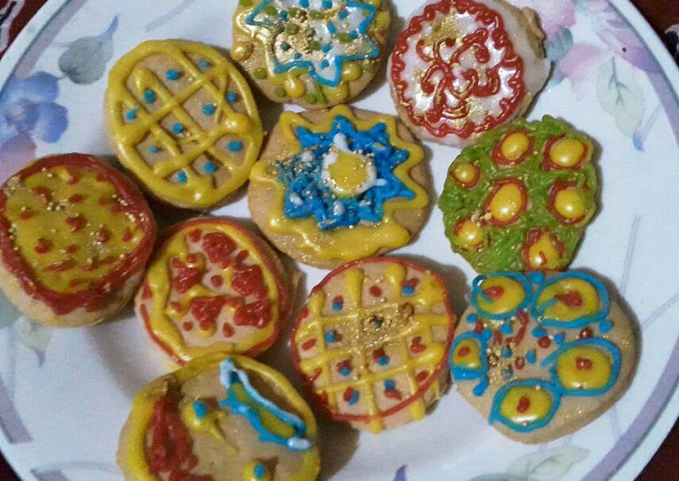 Baked Sugar Cookies with eggless Royal icing for Christmas