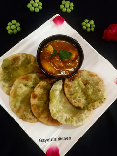 मटर की कचौड़ी(matar ki kachori recipe in Hindi) रेसिपी मुख्य फोटो