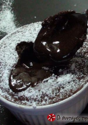 Φωτογραφία της συνταγής Voilà! Το soufflé σοκολάτας με τη λιωμένη καρδιά!!
