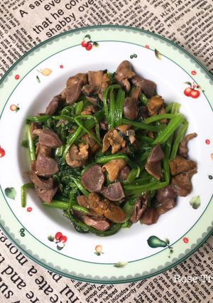 Hình của món Cải Bó Xôi Xào Lòng Gà Ta.