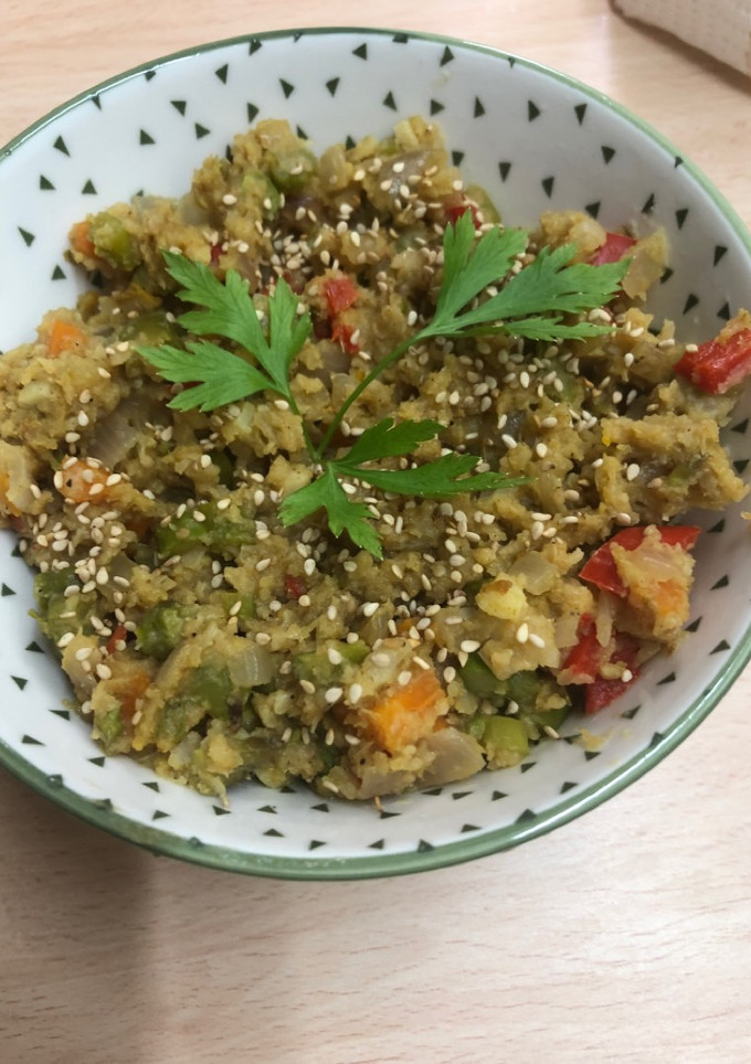 Una foto de 179. Falso cuscús de coliflor y verduritas (entrante verdura)