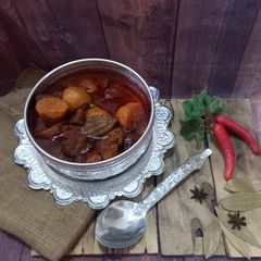 A picture of Daigi Aloo Gosht.