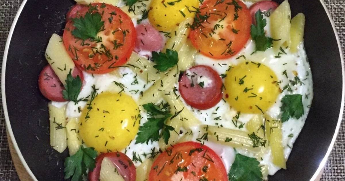 быстрый завтрак из сосисок и сыра. яйцо сосиски сыр что можно приготовить. яйцо сосиски сыр что можно приготовить. яйцо сосиски сыр что можно приготовить. яичница с макаронами.