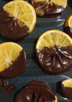 Una foto de Naranja cubierta de Chocolate