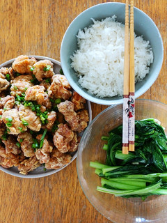 A picture of Chinese fried chicken.
