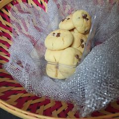 A picture of Choco chip cookies.