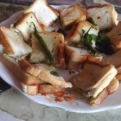 A picture of Bread dhokla.