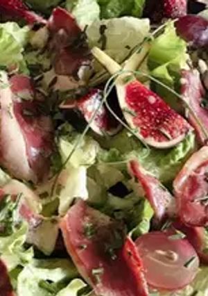 Une photo de Salade magret de canard et ses délicieuses figues #saladedesaison