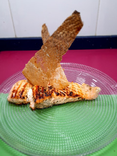 Una foto de Crujiente de salmón