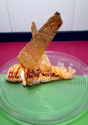 Una foto de Crujiente de salmón