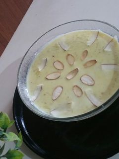 કોકોનટ રાઈસ ખીર (coconut rice kheer recipe in gujrati) રેસીપી મુખ્ય ફોટો