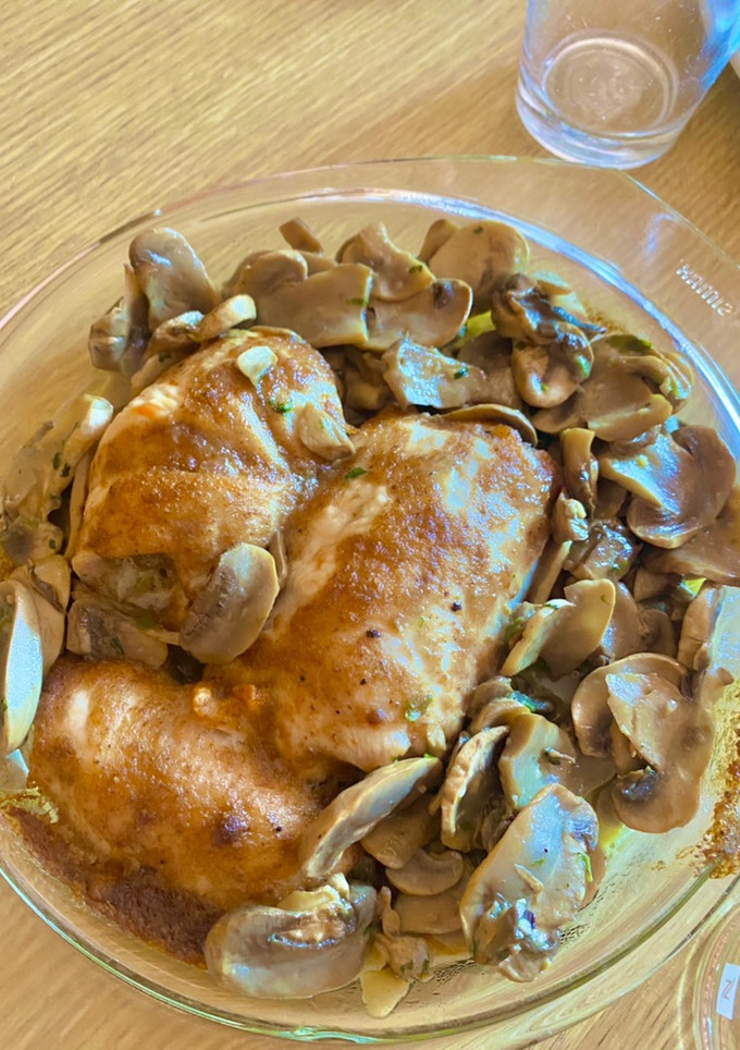 Una foto de Rollitos de pavo rellenos con champiñones