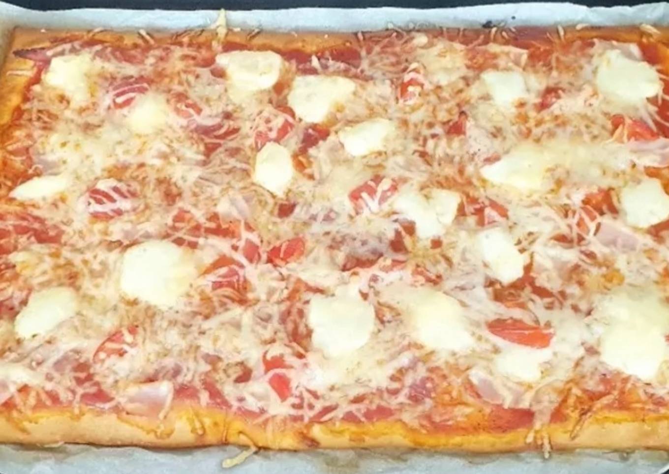 Pizza 🍕 Chicken and Pavement with monks