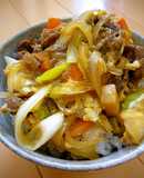 Lunch: Easy Sukiyaki-Style Beef Bowl with Green Onions