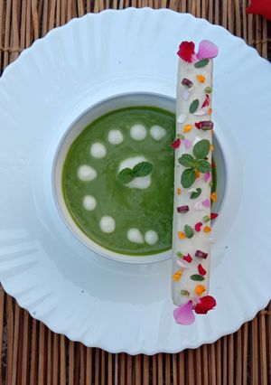 পালক কা স্যুপ(palak ka soup recipe in Bengali) রেসিপির প্রধান ছবি