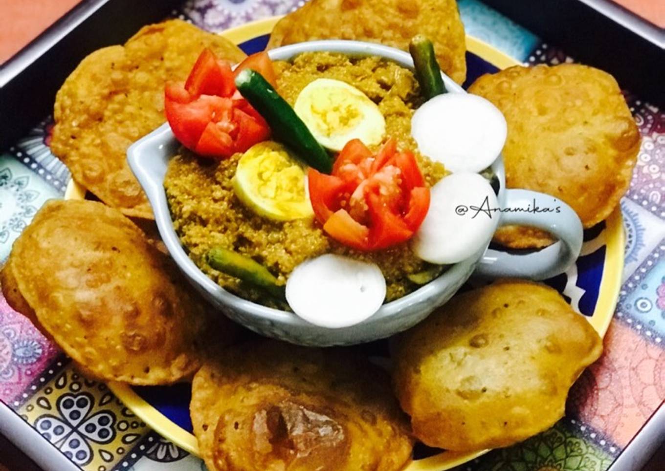 Dhaba Style: Chicken Keema Masala with Masala Puri