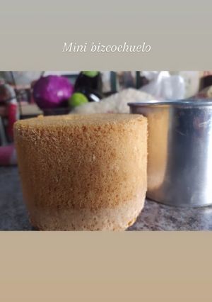 Una foto de Mini bizcochuelo para torta individual