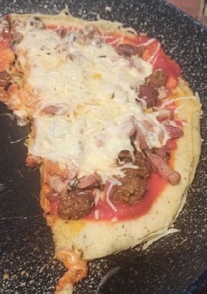 Une photo de Pizza maison à la poêle