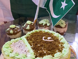 Azadi Heart Cake💚