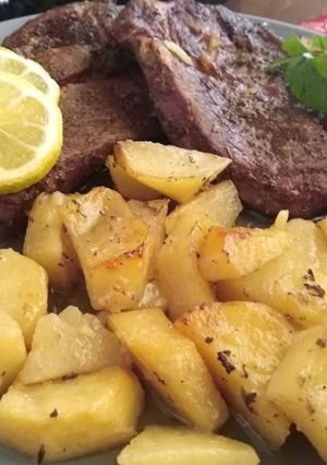 Φωτογραφία της συνταγής Μπριζόλες με πατάτες