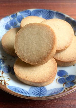 A picture of Condensed Milk Biscuits.