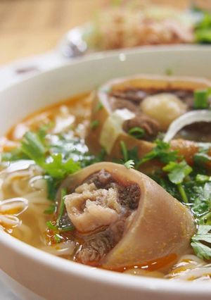 Hình của món Bún đuôi bò.