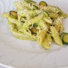 Foto di Penne con zucchine e robiola
