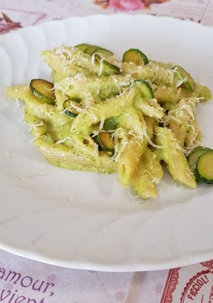 Foto di Penne con zucchine e robiola