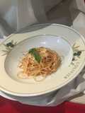 معكرونة sauce tomate مع قطع الدجاج