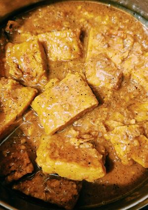 A picture of Besan Chilla Curry.